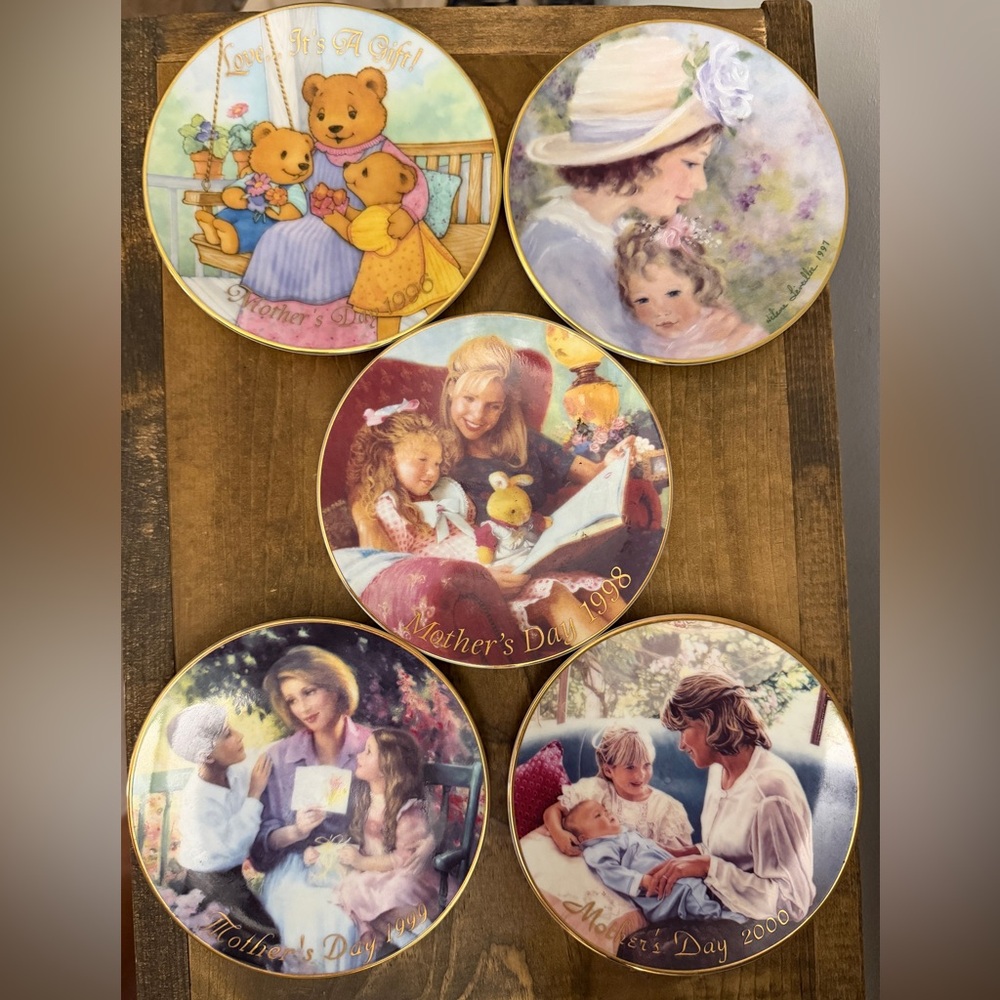 Vintage Avon Mother’s Day Collectible Plates, Set of 5, 1996-2000, No Defects